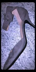 Gray buckled Liz Claiborne medium heels